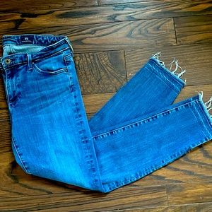 AG Mid Rise Stevie Capri Slim Straight size 27